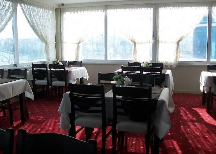 Grand Ozfidan Otel *