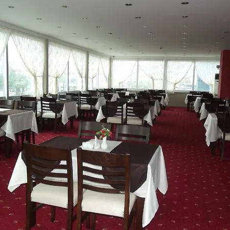 Grand Ozfidan Hotel *