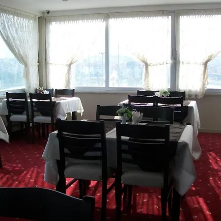 Grand Ozfidan Hotel *