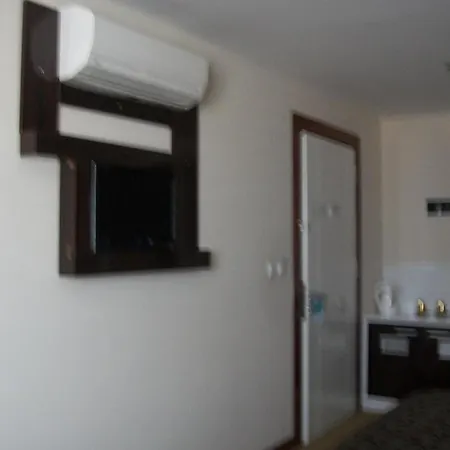 Grand Ozfidan Hotel *